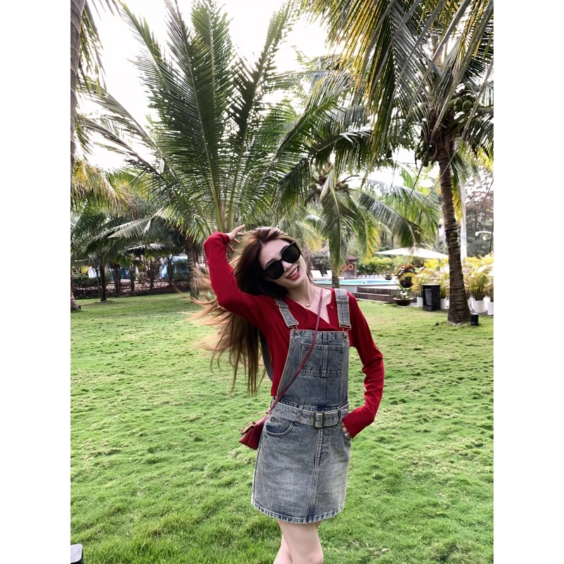 【现货7折】小君君布兰妮 波尔卡少女 定染红色显瘦斜扣小衫短上衣