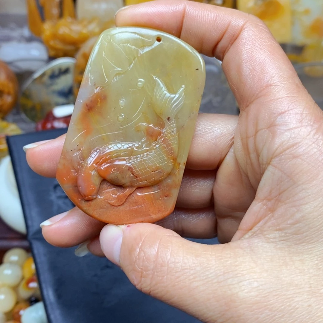 石英质玉（黄龙玉）颈饰未镶嵌