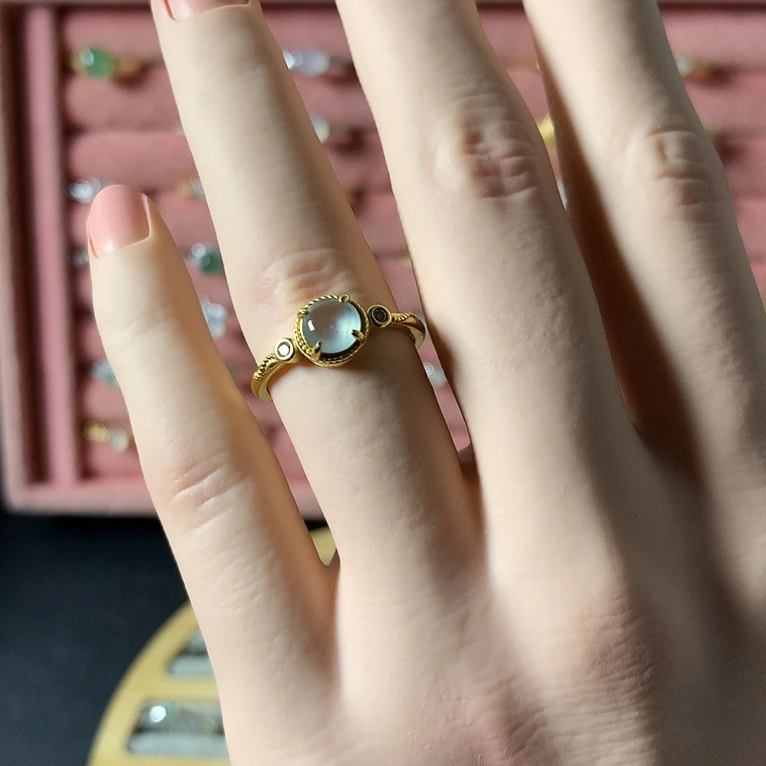 轩***轩翡翠未镶嵌戒指857