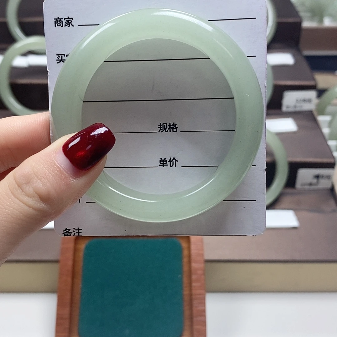 东陵石未镶嵌手镯
