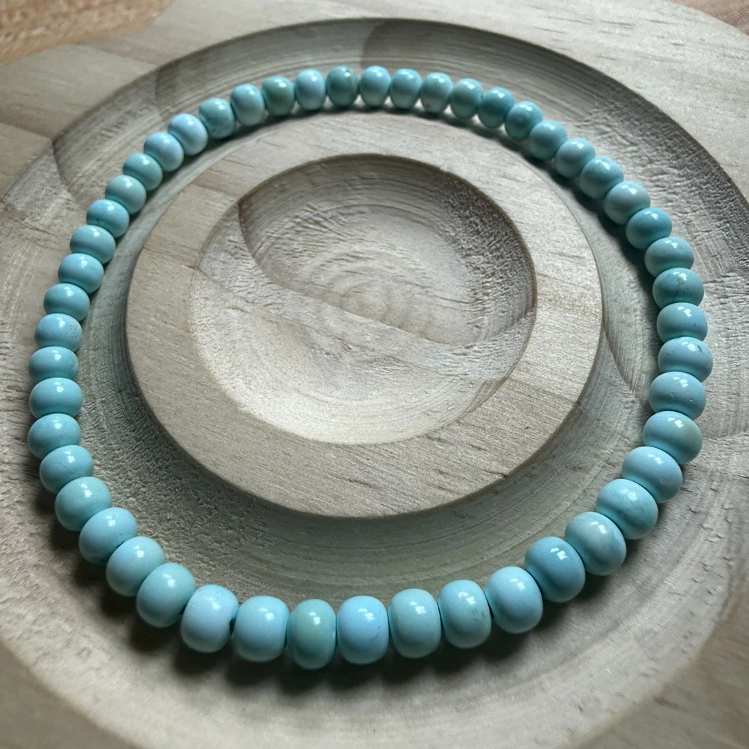 湖北十堰原矿高瓷绿松石天空蓝老型手串4.3mm左右4.2克做地大证书