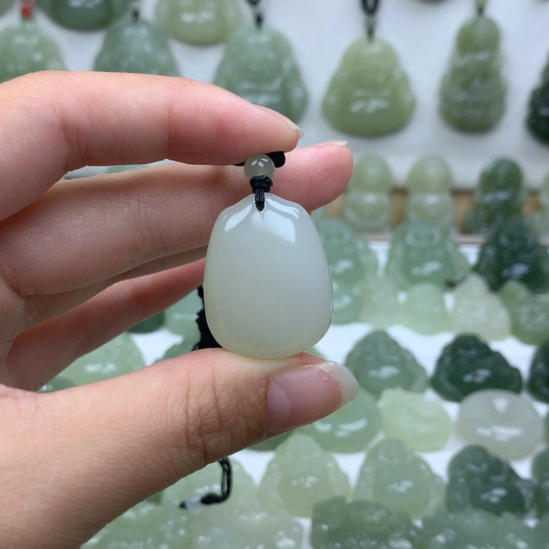 【闪购商品】颈饰未镶嵌和田玉