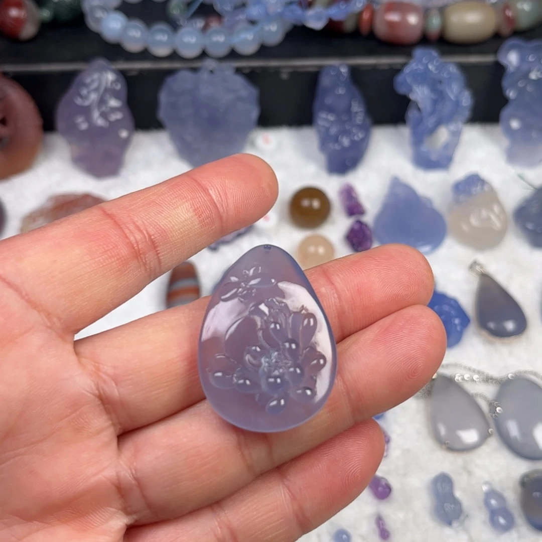 玛瑙/玉髓未镶嵌颈饰花好月圆