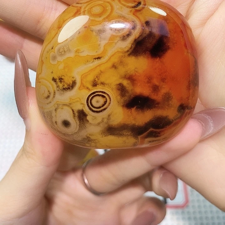 小***包玛瑙/玉髓未镶嵌珠宝奇石