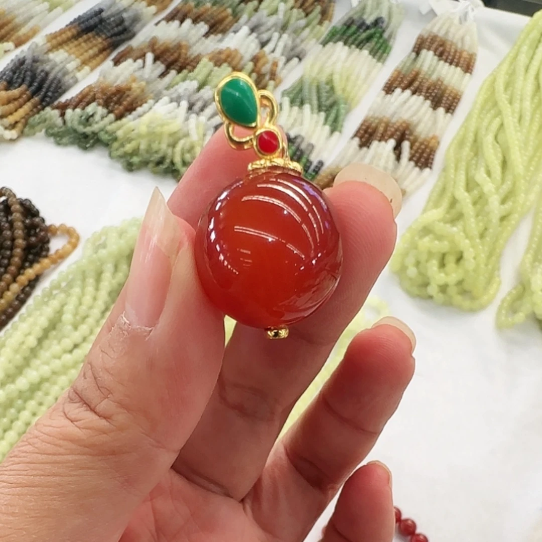 透闪石质玉未镶嵌吊坠(赠链)