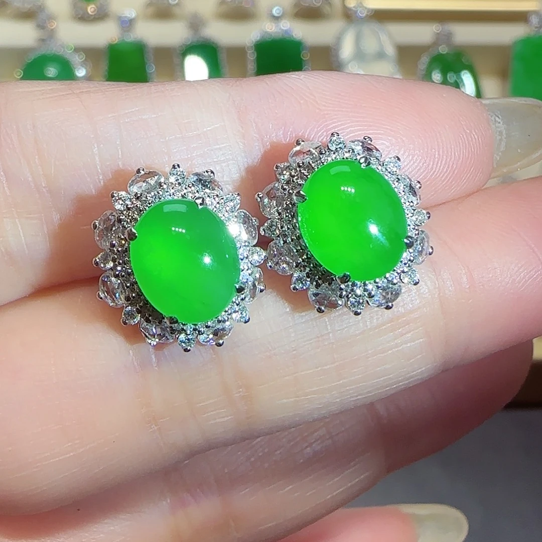 翡翠18K金镶嵌耳钉