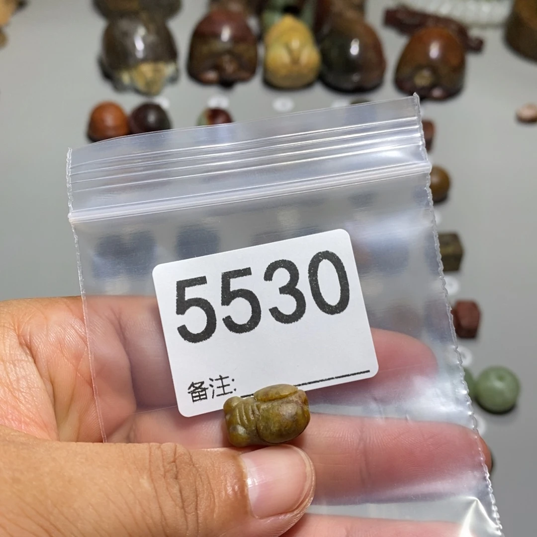 岫岩河磨玉（透闪石质玉）未镶嵌颈饰墩*