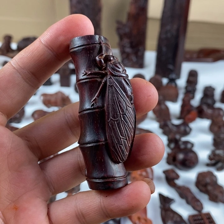 檀香紫檀（小叶紫檀）坚**前