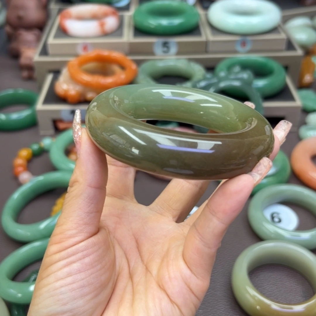 未镶嵌手镯石英岩玉溪