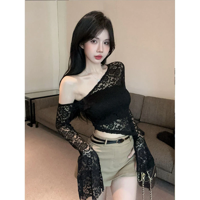 纯欲黑色斜肩长袖蕾丝衫性感不规则喇叭袖上衣显瘦包臀裙裤两件套