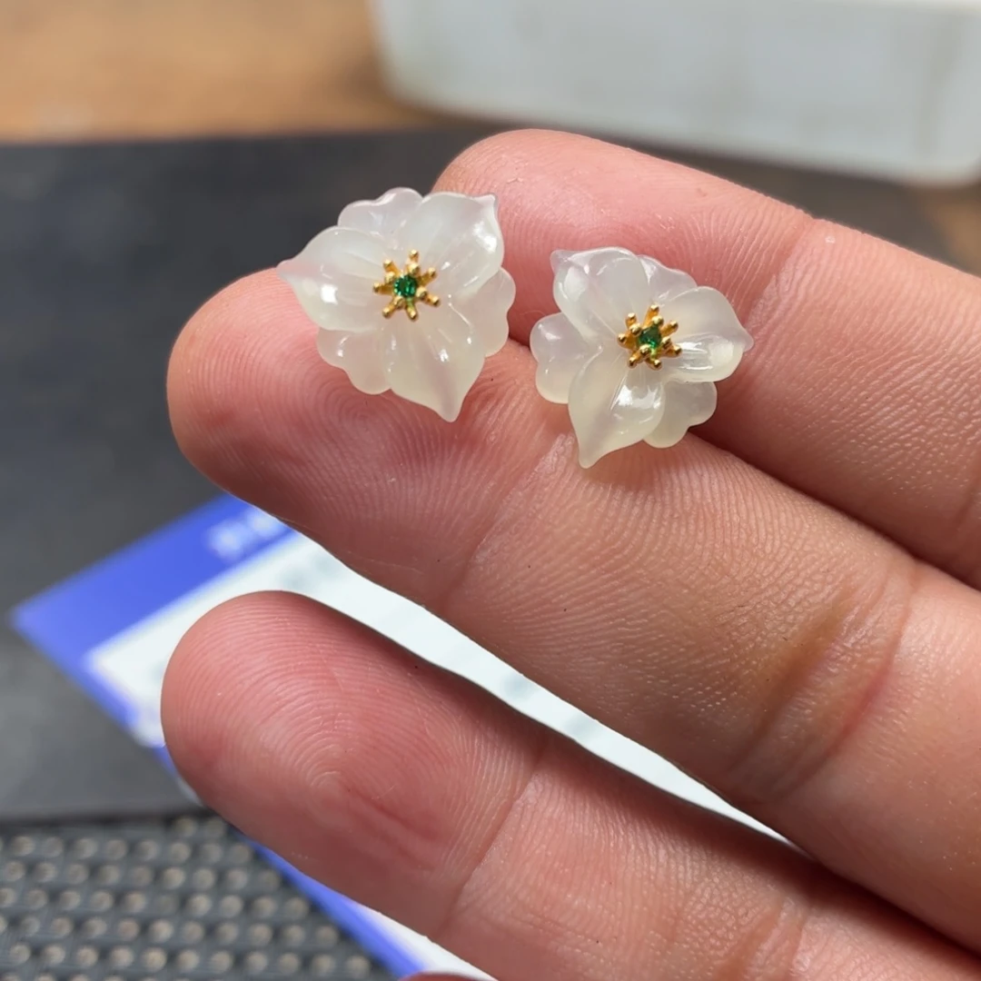 和田玉银S925镶嵌耳饰