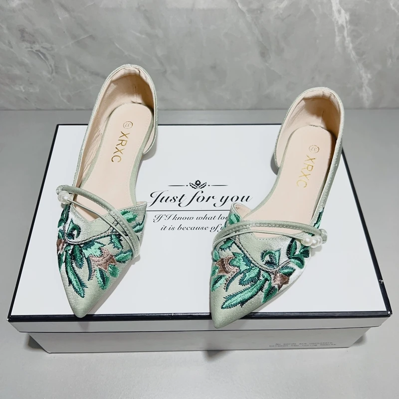 新中式国风刺绣旗袍鞋女2025新款春夏季复古尖头浅口平底单鞋女鞋