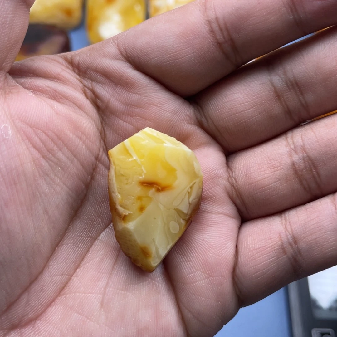 定制琥珀未镶嵌蜜蜡定制