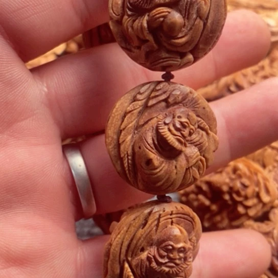 文玩核桃手串꧁*꧂桃核达摩手串