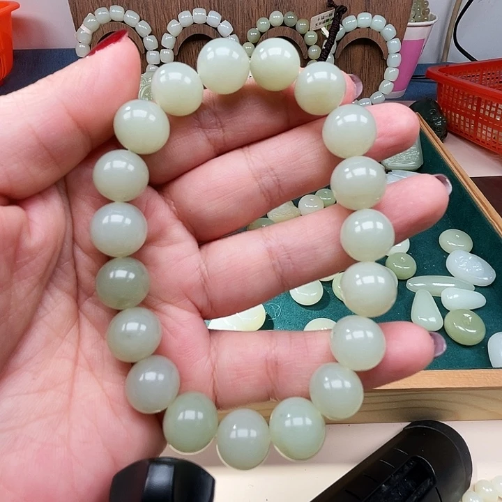 和田玉（糖玉）未镶嵌颈饰