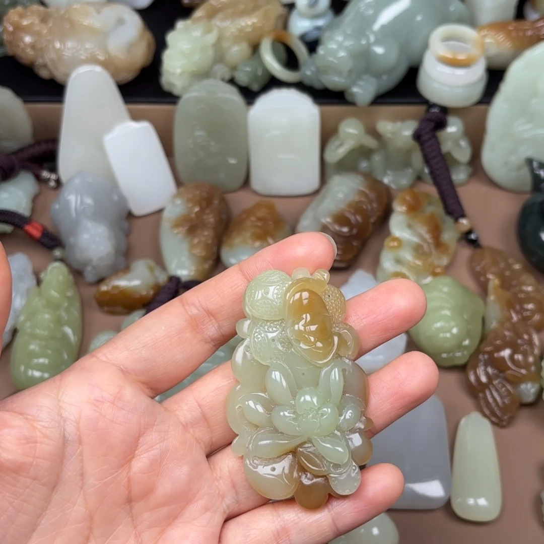 颈饰未镶嵌和田玉