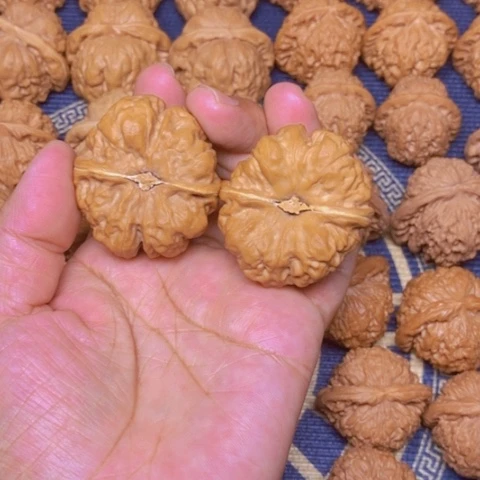 【闪购商品】文玩核桃吊坠l*j棱色差蛙蛙43