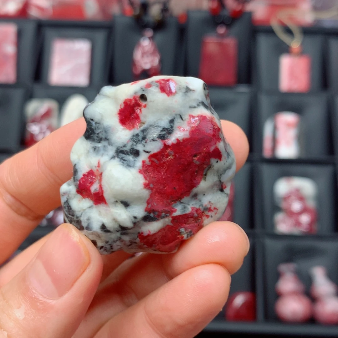 天然辰砂天然吊坠