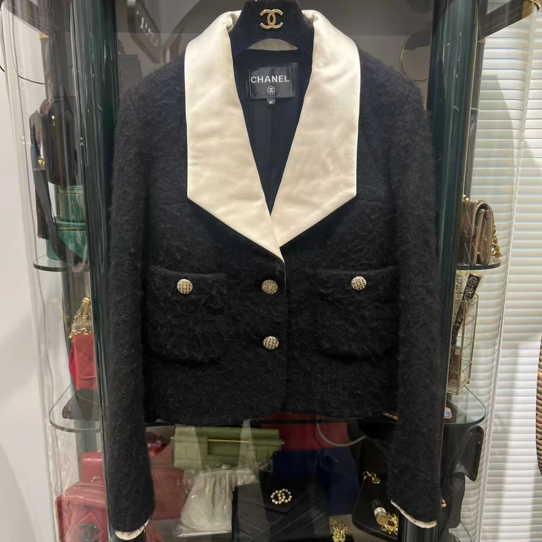 95新 Chanel/香奈儿 18k迷雾森林系列黑白毛毛翻领外套36码 98新