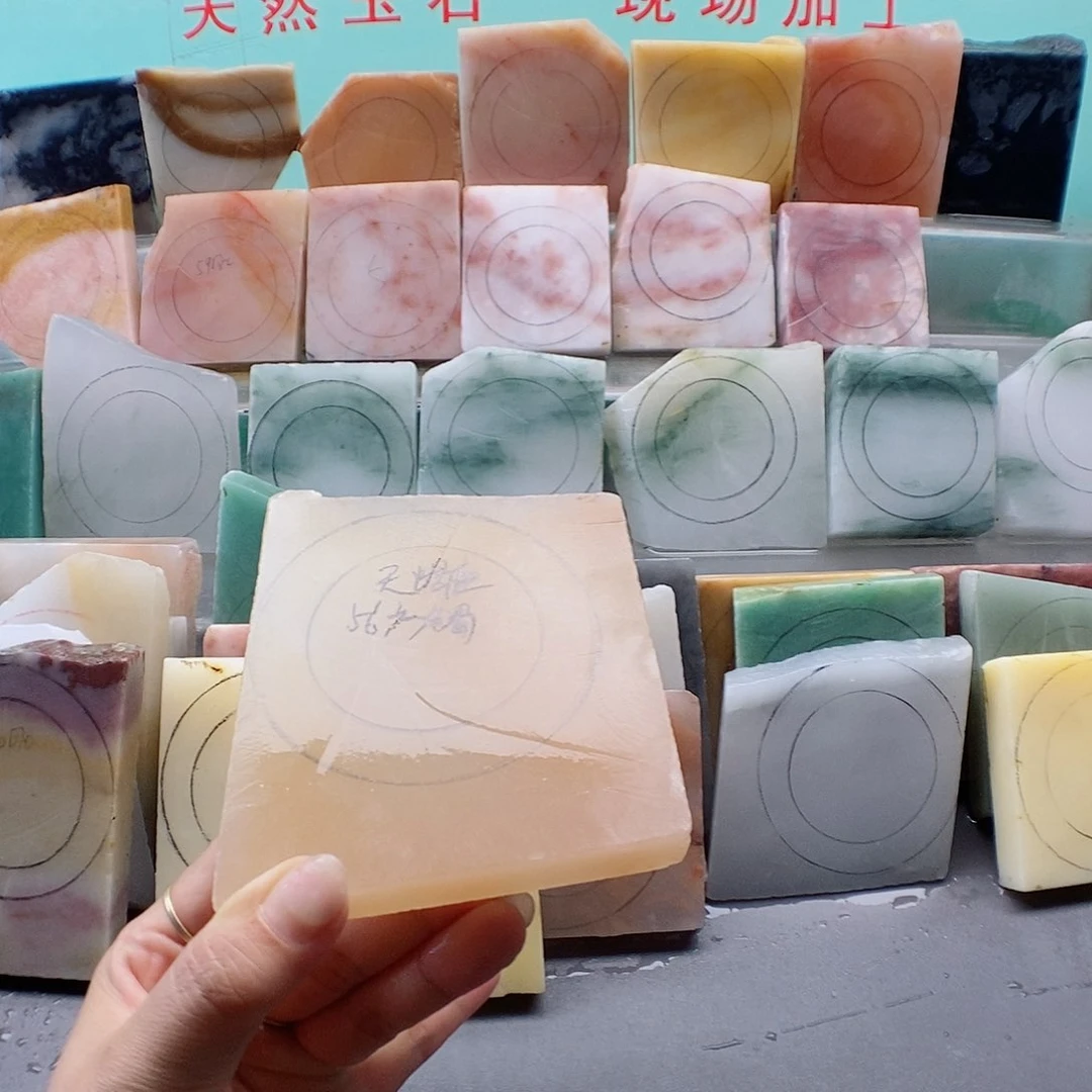 石英质玉（金丝玉）手镯未镶嵌天**?手镯定制