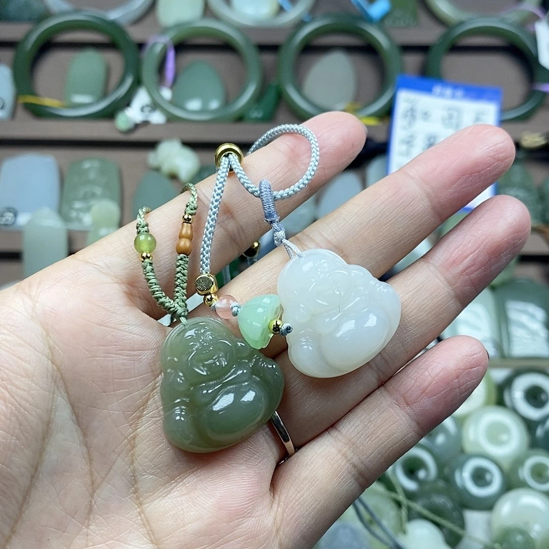 和田玉未镶嵌颈饰精品25mm佛公多样性发1件