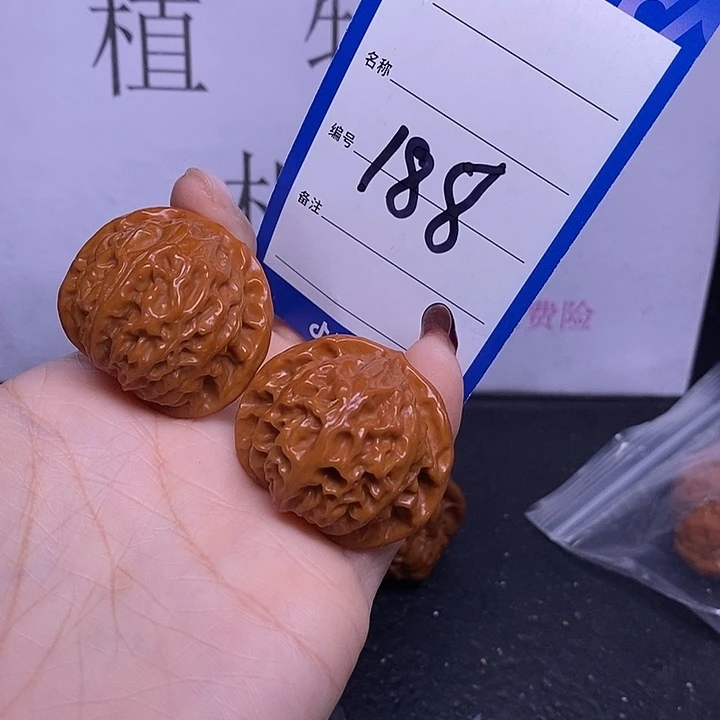 文玩核桃把件188/37宫灯