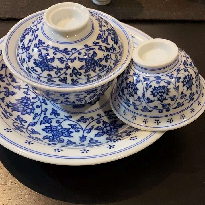 瓷片青花青花缠枝莲