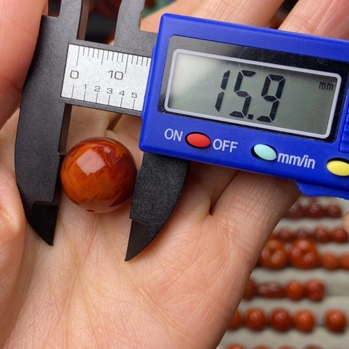 南红玛瑙配饰未镶嵌