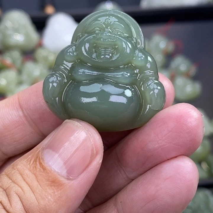 和田玉颈饰未镶嵌浮**梦