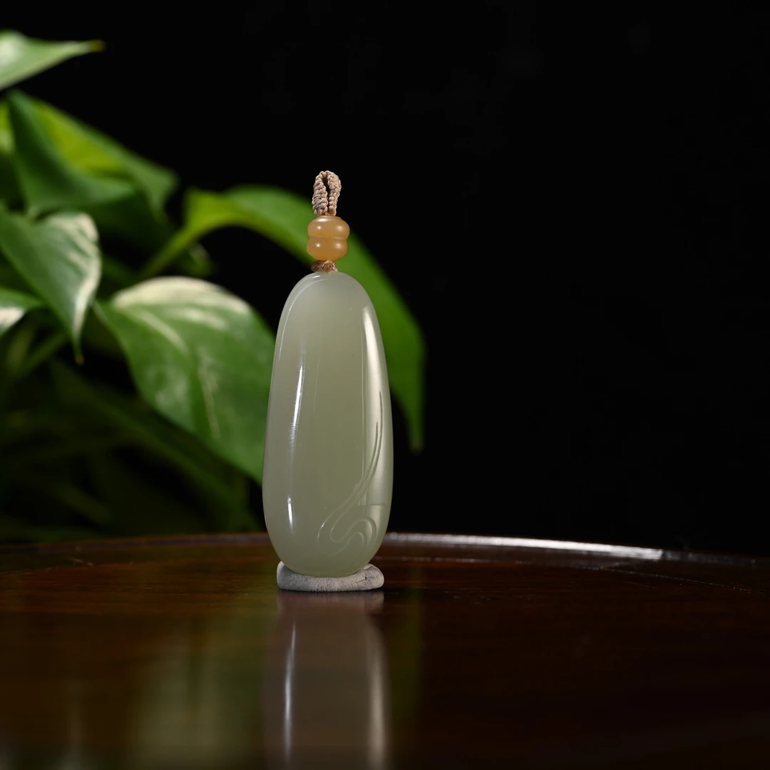 Lot8850 2511250019和田玉挂件/保利