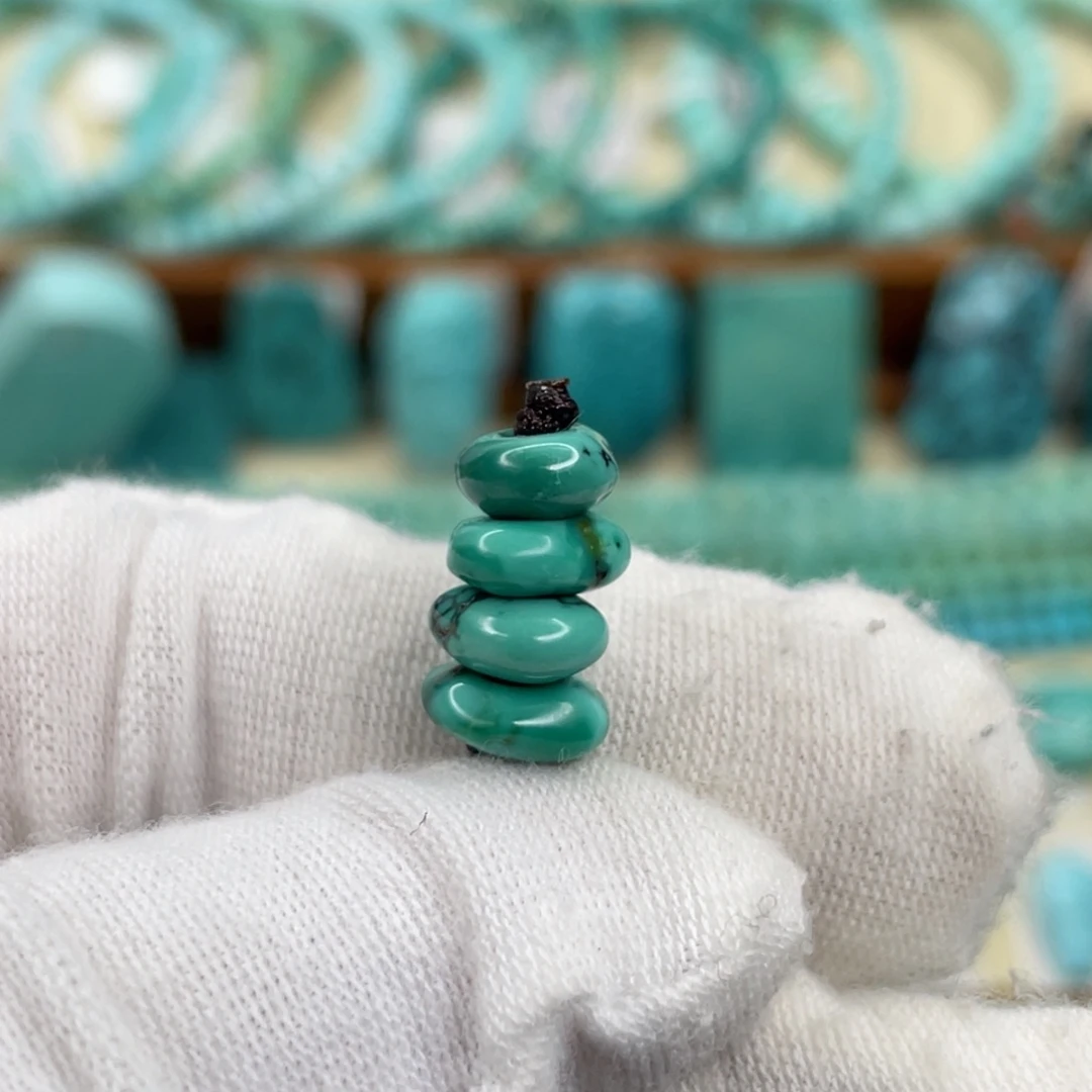 绿松石未镶嵌挂件