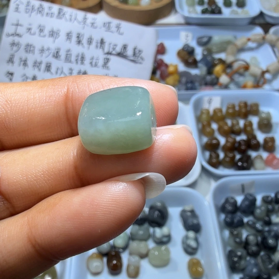 和田玉未镶嵌珠宝奇石