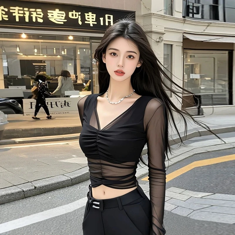 辣妹纯欲风外穿薄款蕾丝衫女春夏新款设计感别致短款V领打底上衣