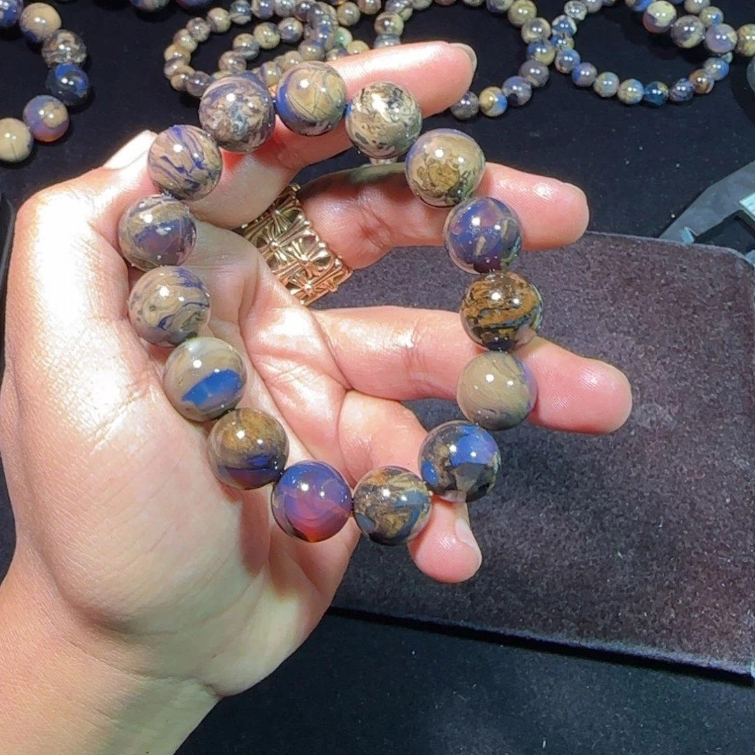 琥珀未镶嵌裸石琥珀