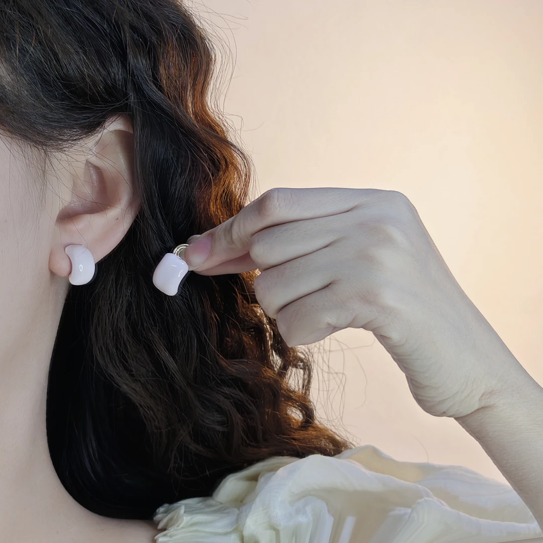 合金耳饰  无耳洞小豆豆C圈粉嫩耳钉夏新款显白少女感蚊香盘耳夹