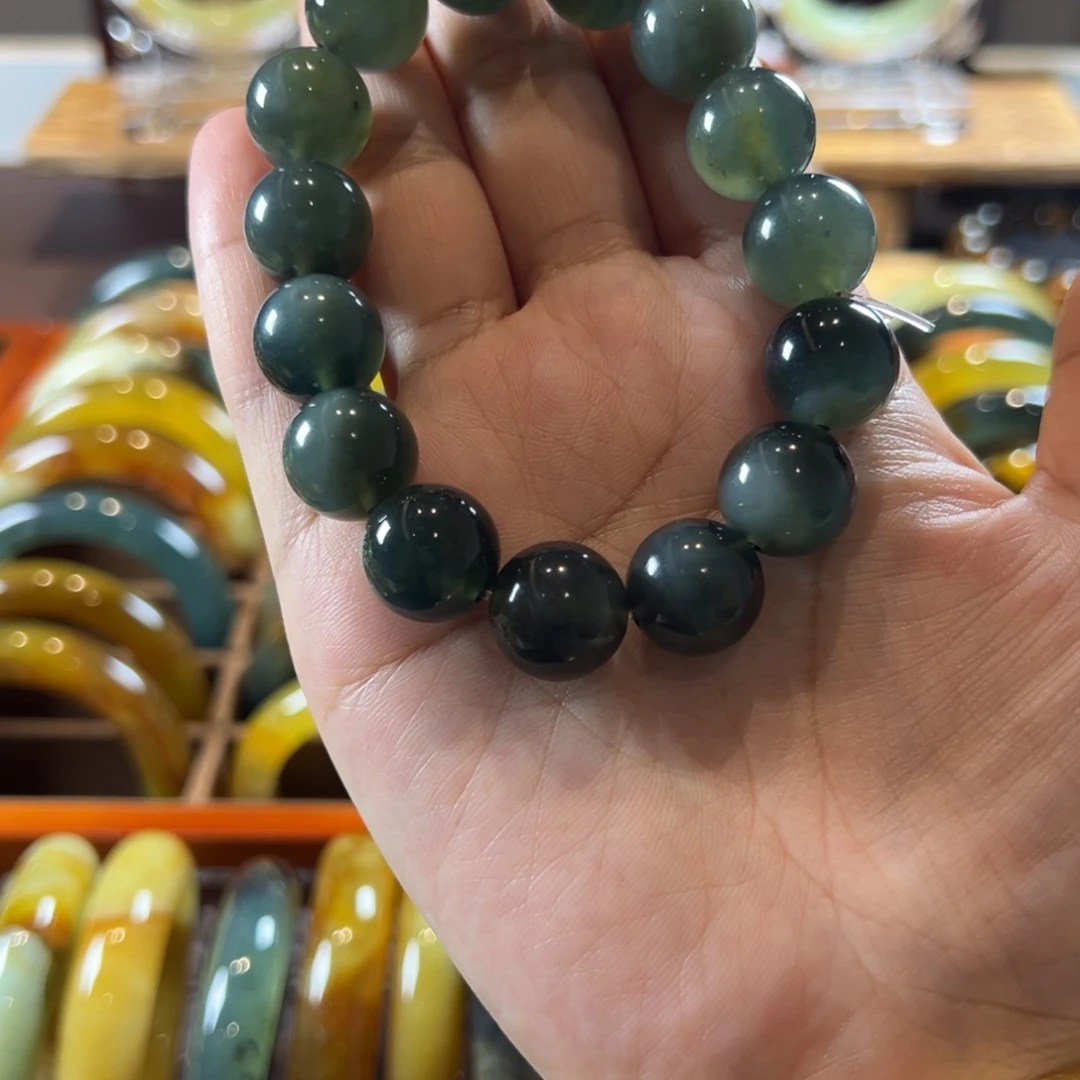 未镶嵌蛇纹石玉手链