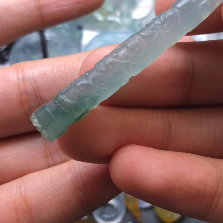 定制翡翠未镶嵌挂件