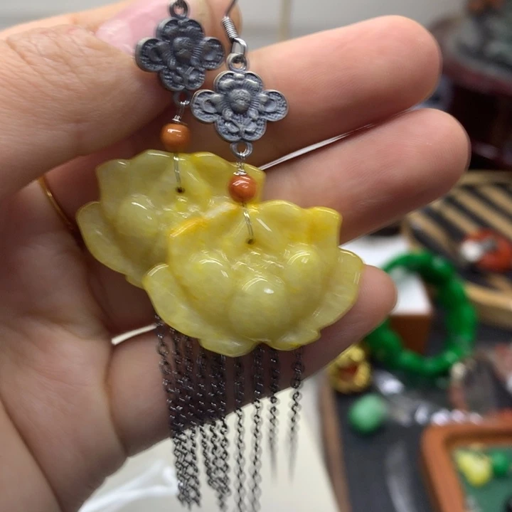 颈饰未镶嵌翡翠吊坠