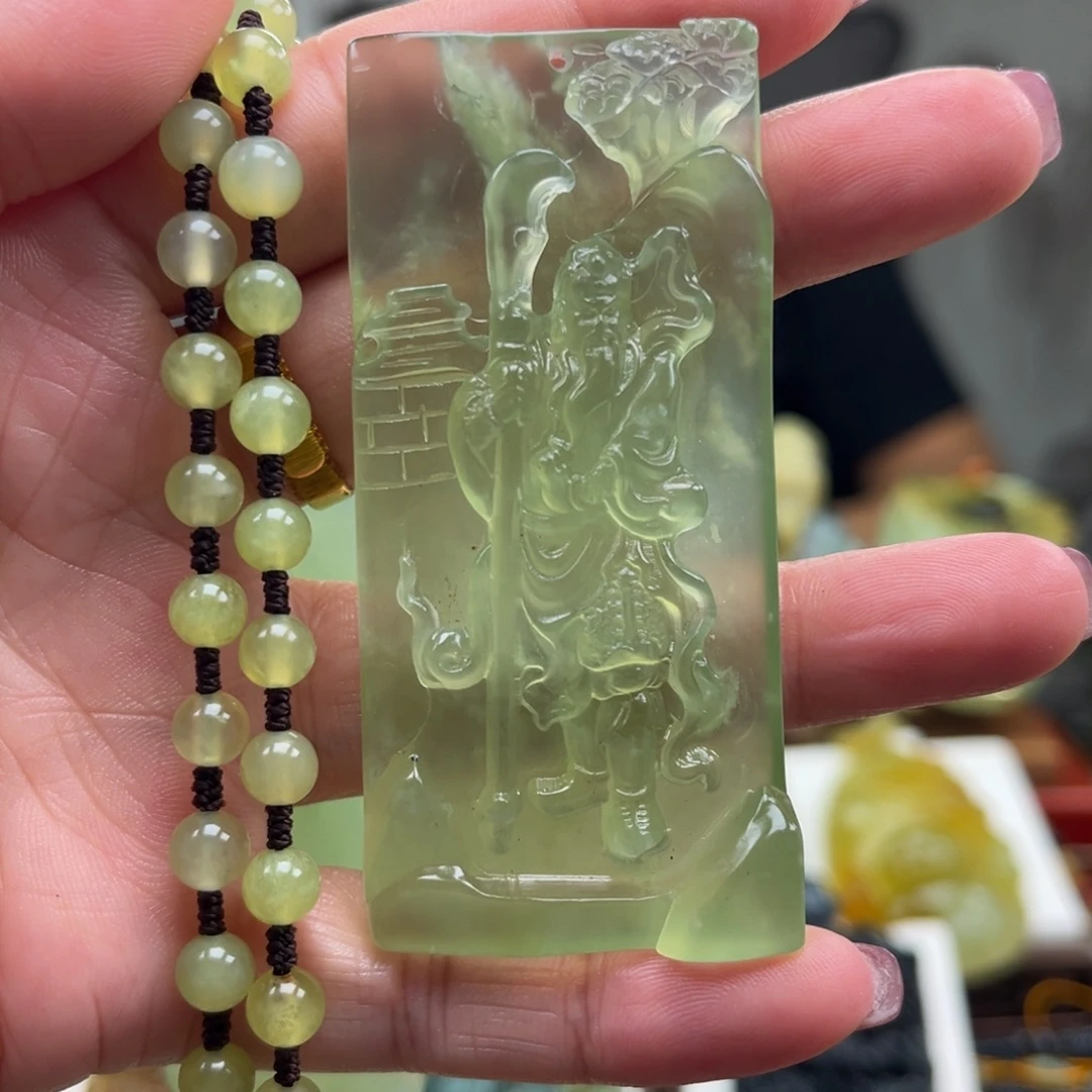 蛇纹石玉未镶嵌颈饰挂件