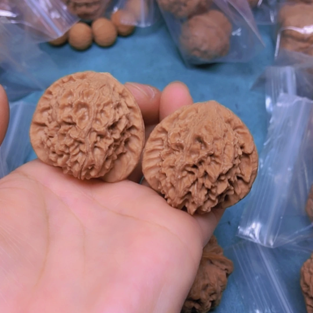 【闪购商品】把件核桃38蚂蚁沟修尖