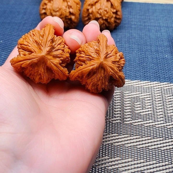 柠***°吊坠文玩核桃三棱