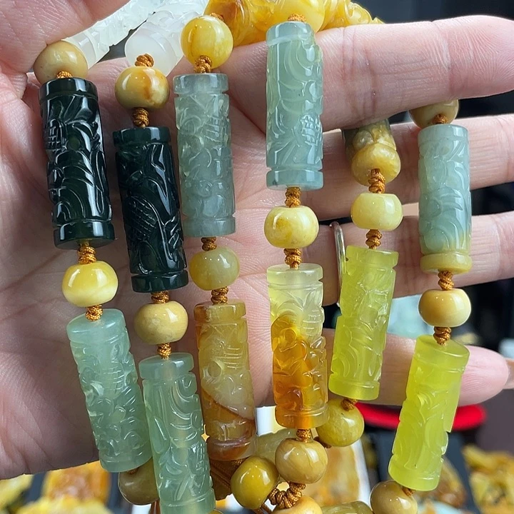 蛇纹石玉未镶嵌颈饰