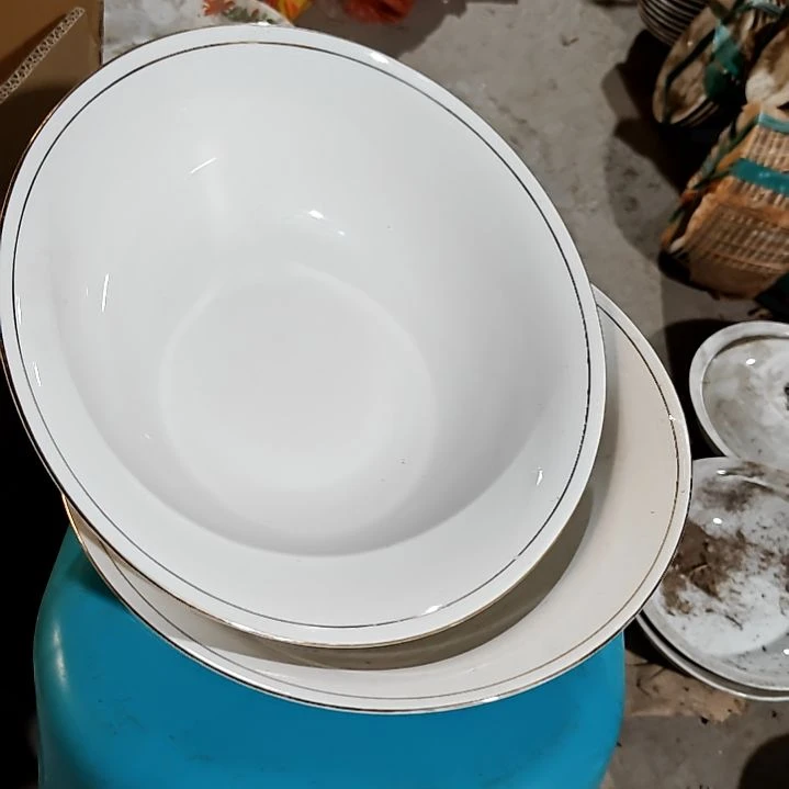 陶瓷盘子碗啥都有