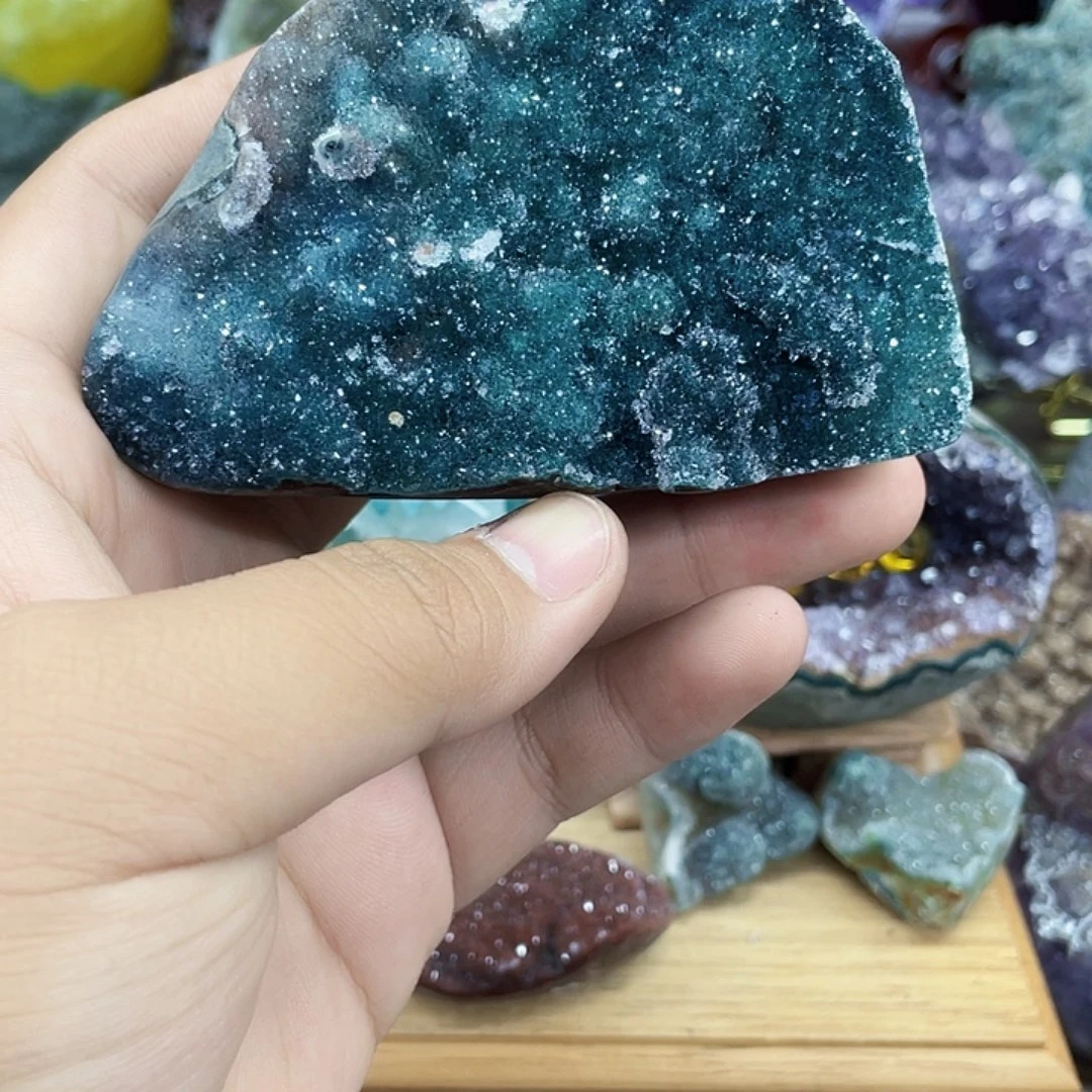 紫晶未镶嵌大型摆件（非配饰）