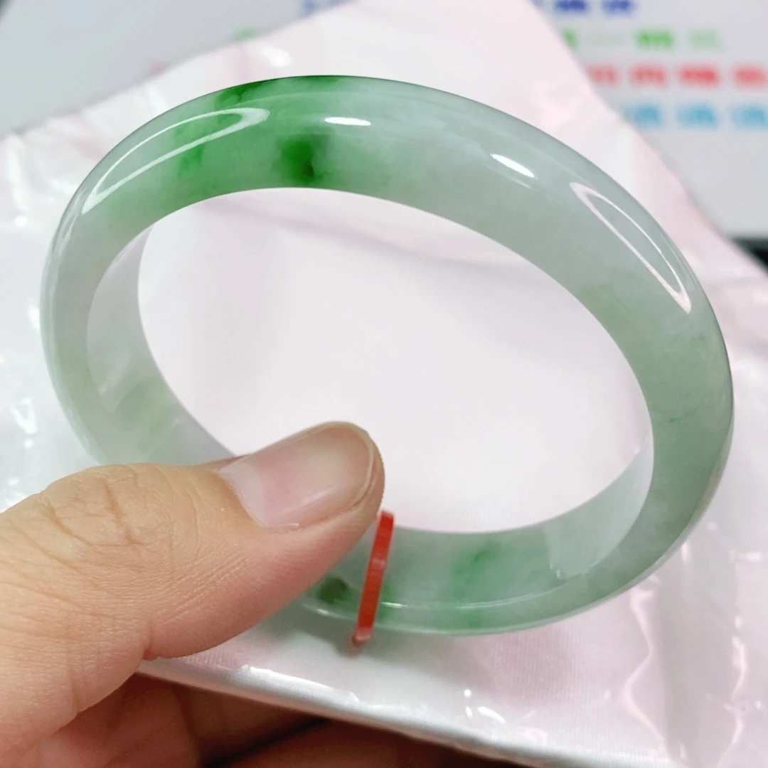 未镶嵌手镯翡翠是****?54.6圈口贵妃强推