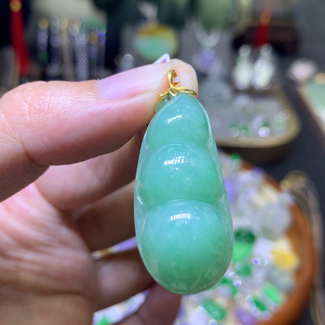 翡翠18K金镶嵌颈饰翡翠吊坠项链