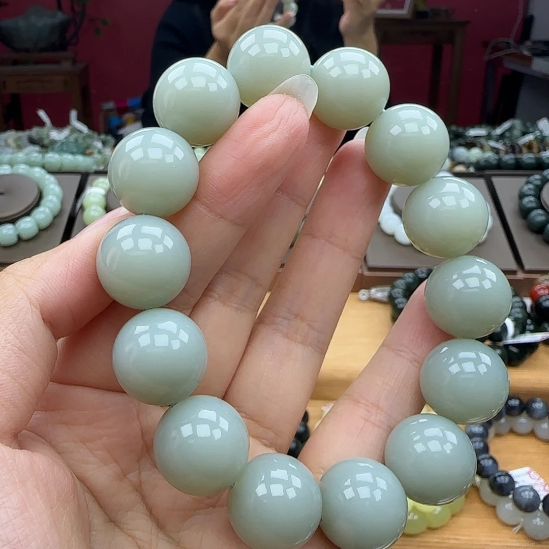 巫***叶和田玉未镶嵌手链