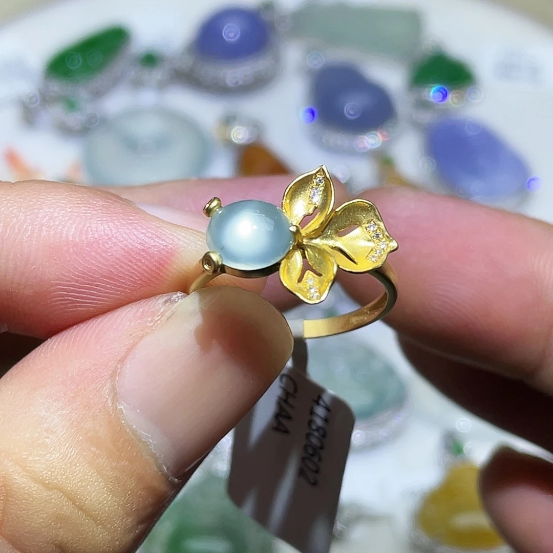 翡翠18K金镶嵌颈饰回流