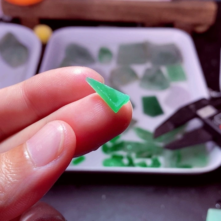 定制翡翠未镶嵌材料