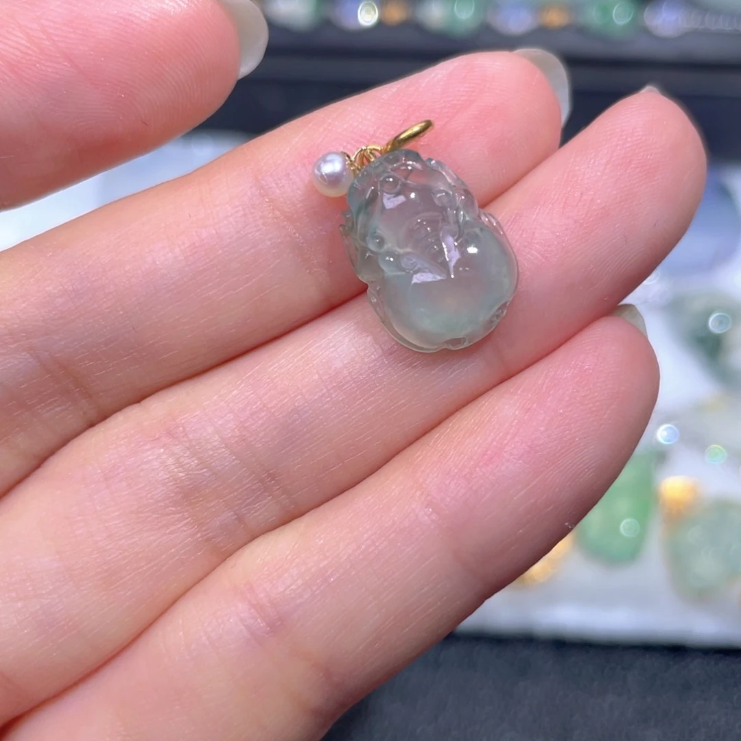 颈饰18K金镶嵌翡翠翡翠